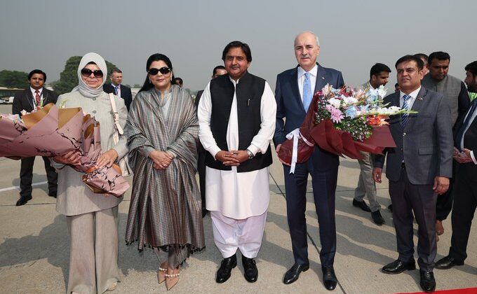 TBMM Başkanı Numan Kurtulmuş, Pakistan’da Lahor’a Geçti