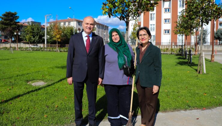 Düzce’de Bayrak Sevgisi Duygulandırdı: Başkan Özlü’den Rukiye Tuna’ya Anlamlı Ziyaret