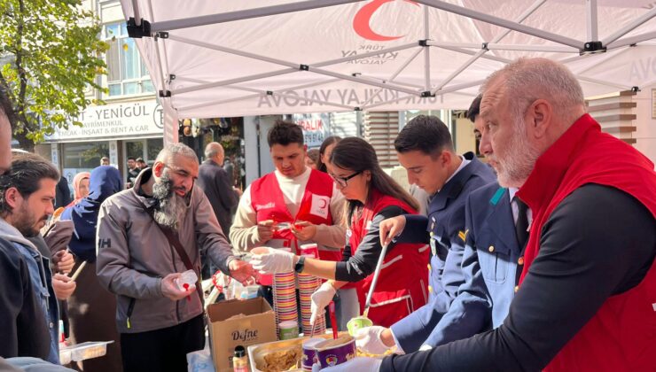 Kızılay Yalova Şubesi’nden Şehitler İçin Helva İkramı