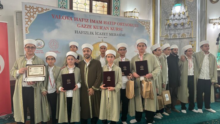 Yalova Merkez Camii’nde Hafızlık İcazet Sevinci: 60 Hafız Dualarla Belge Aldı