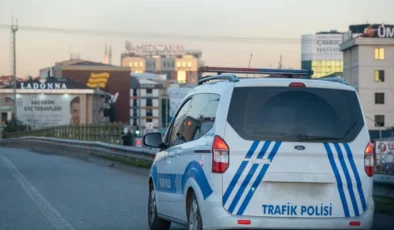 Trafik Polislerine Zorlu Parkurda İleri Sürüş Eğitimi