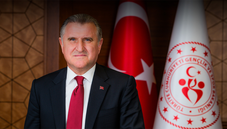 Bakan Bak’tan Galatasaray’a Tebrik Mesajı
