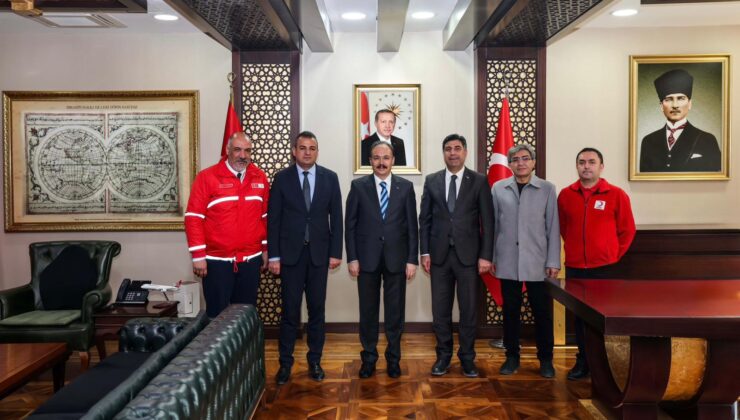 Türk Kızılay’dan Siirt Valisi Dr. Kemal Kızılkaya’ya Ziyaret