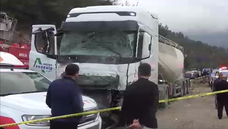 Antalya-Burdur Yolunda Katliam Gibi Kaza: 7 Ölü, 7 Yaralı