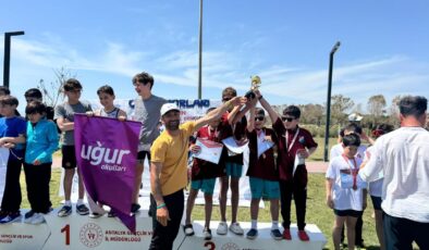 Değer Erzincan Meyvelerini Veriyor: Genç Triatlonculardan Türkiye Üçüncülüğü