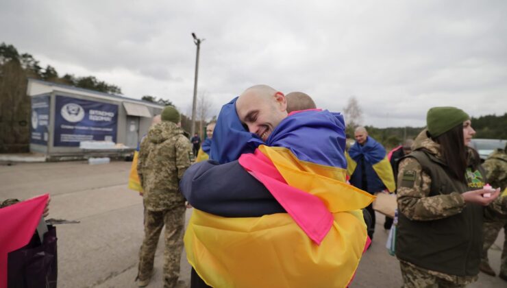 Rusya ve Ukrayna Arasında Büyük Esir Takası: 350 Asker Serbest