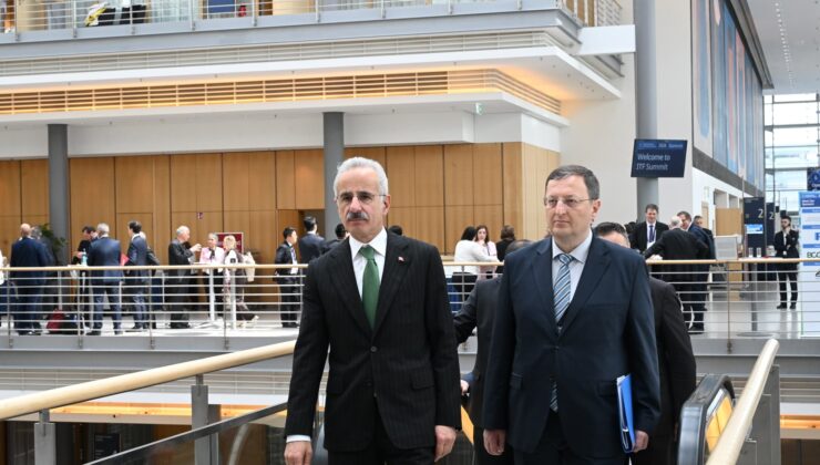 Bakan Uraloğlu Almanya’da Uluslararası Ulaştırma Forumu Zirvesi’ne Katıldı