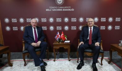 Bakan Güler ve Komuta Kademesi SAHA 2026’da Görüşme Trafiğini Sürdürüyor