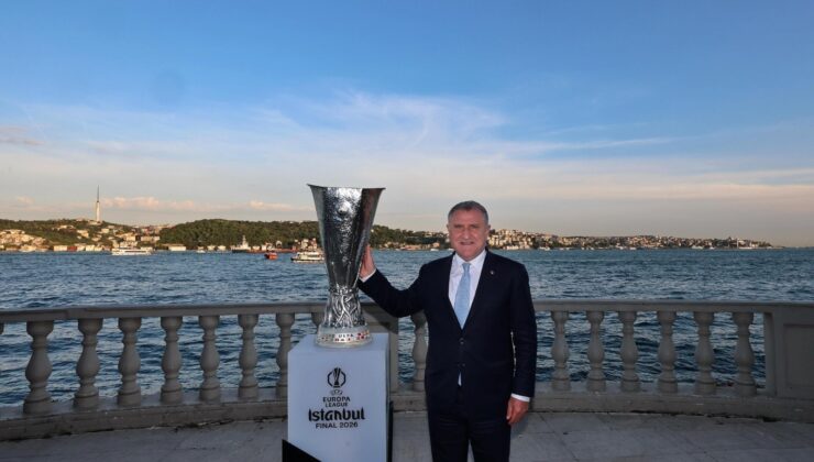 Gençlik ve Spor Bakanı Osman Aşkın Bak, UEFA Avrupa Ligi Finali Gala Yemeği’ne Katıldı