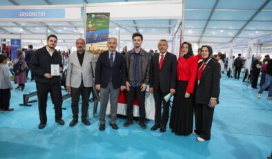 Rize’de Genç Girişimcilere Tam Destek: Vali İhsan Selim Baydaş Stantları Ziyaret Etti