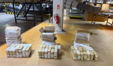 Başkentte Kargo Merkezine Narkotik Operasyonu: 300 Milyonluk Uyuşturucu Yakalandı